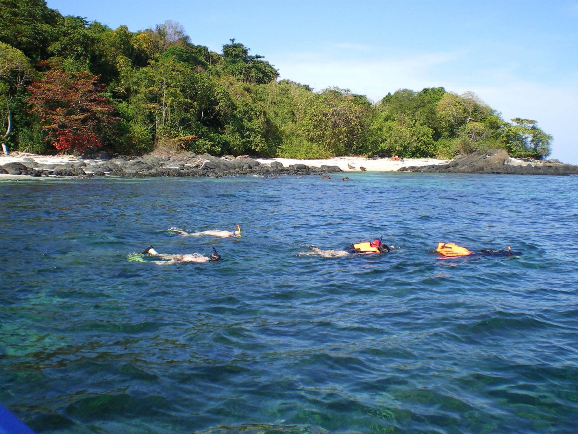 Sukorn Andaman Beach Resort Ko Sukon Exterior foto
